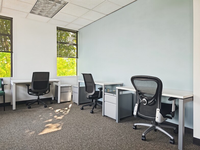 More Photos Of 1500 NW Bethany Blvd, Beaverton Coworking Space
