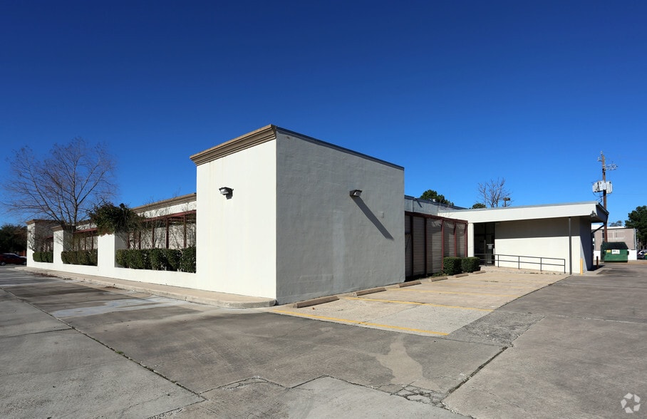 More Photos Of 17222 Red Oak Dr, Houston Medical For Sale