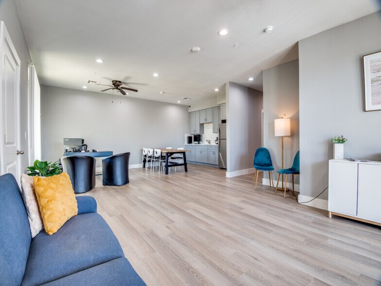 More Photos Of 1100 Us-90 Hwy W, Sealy Apartments For Sale