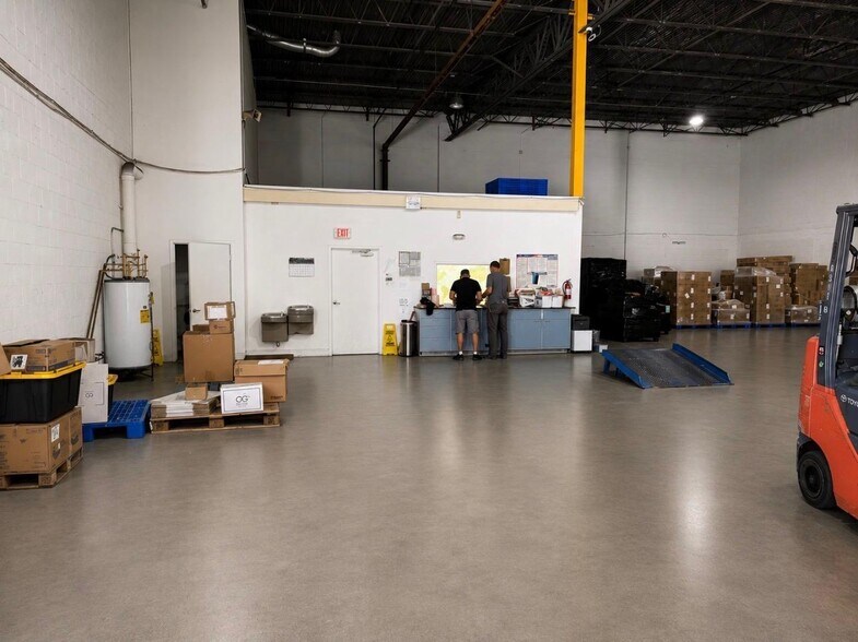 More Photos Of 10871 NW 33rd St, Miami Warehouse For Lease
