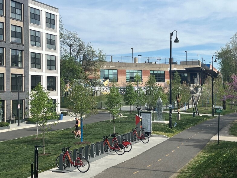 More Photos Of 705 Edgewood St NE, Washington Flex For Lease