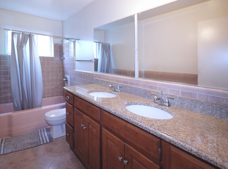 More Photos Of 309-315 Oak Ave, Redwood City Apartments For Sale