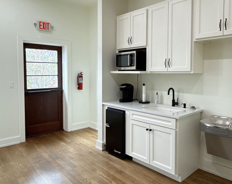 More Photos Of 322 Martinez St, San Antonio Office For Lease