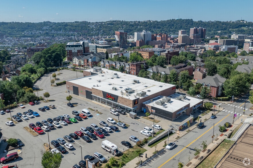 More Photos Of 1850 Centre Ave, Pittsburgh Supermarket For Sale