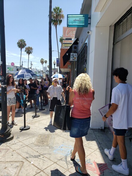 More Photos Of 438 N Fairfax Ave, Los Angeles Storefront For Lease