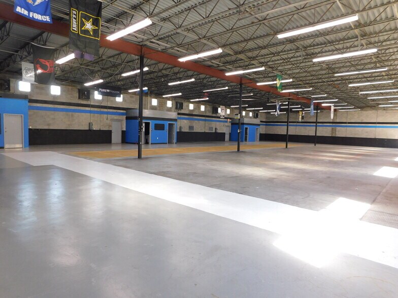 More Photos Of 5145 Commercial Dr, Melbourne Warehouse For Lease