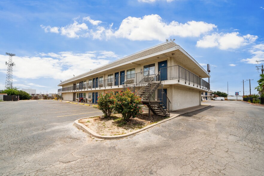 More Photos Of 5522 N Pan Am Expy, San Antonio Hotel For Sale