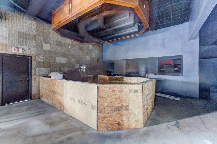 More Photos Of 324 Fm-1960 Rd, Houston General Retail For Sale