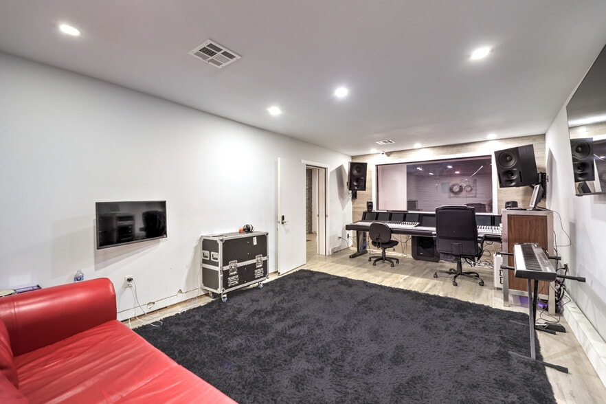 More Photos Of 621 S 10th St, Las Vegas Loft Creative Space For Sale