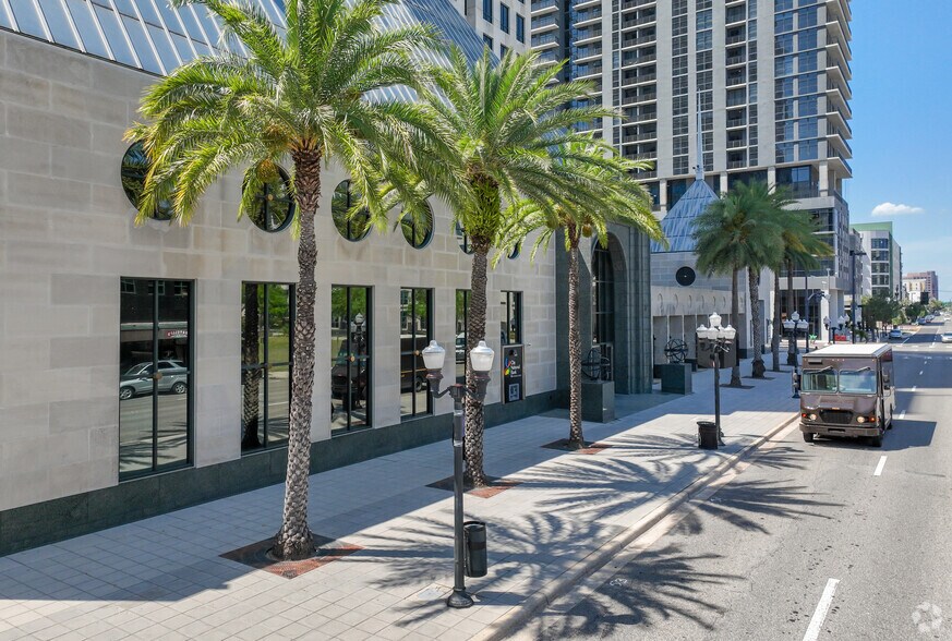 More Photos Of 390 N Orange Ave, Orlando Office For Lease