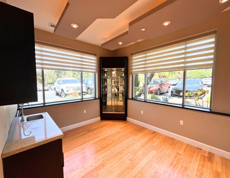 More Photos Of 838 Nordahl Rd, San Marcos Medical For Lease
