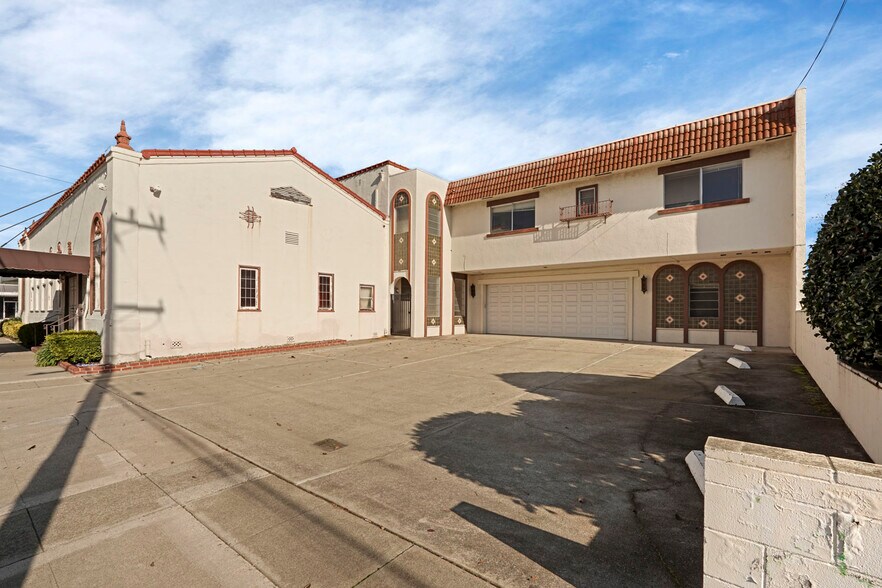 More Photos Of 1370 Santa Rosa St, San Leandro Funeral Home For Sale