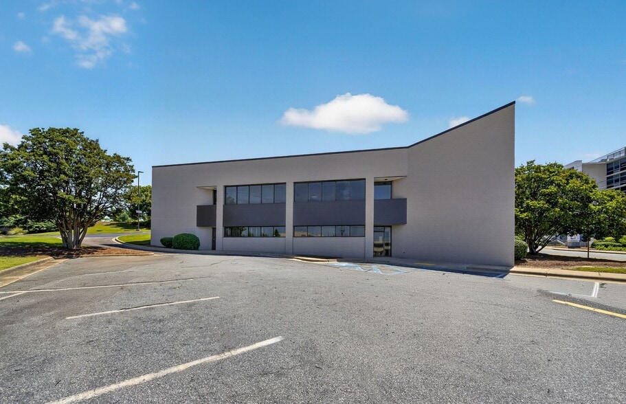 More Photos Of 615 19th St, Columbus Medical For Lease