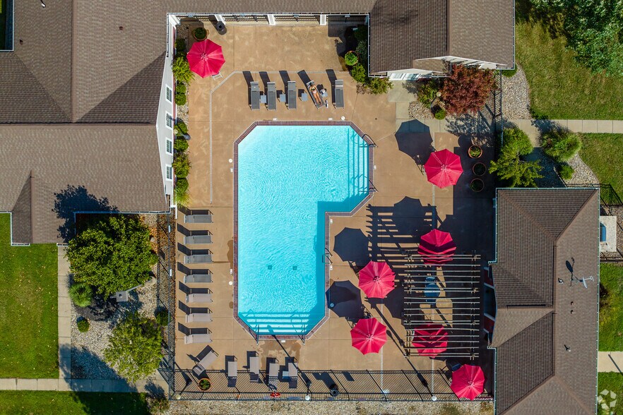 More Photos Of 500 Saluki Blvd, Carbondale Apartments For Sale