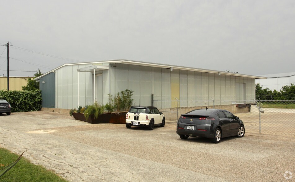 Primary Photo Of 3805 Woodbury Dr, Austin Flex For Lease