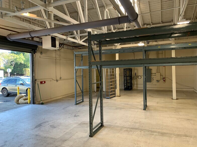 More Photos Of 555 Maple St, Carpinteria Warehouse For Lease