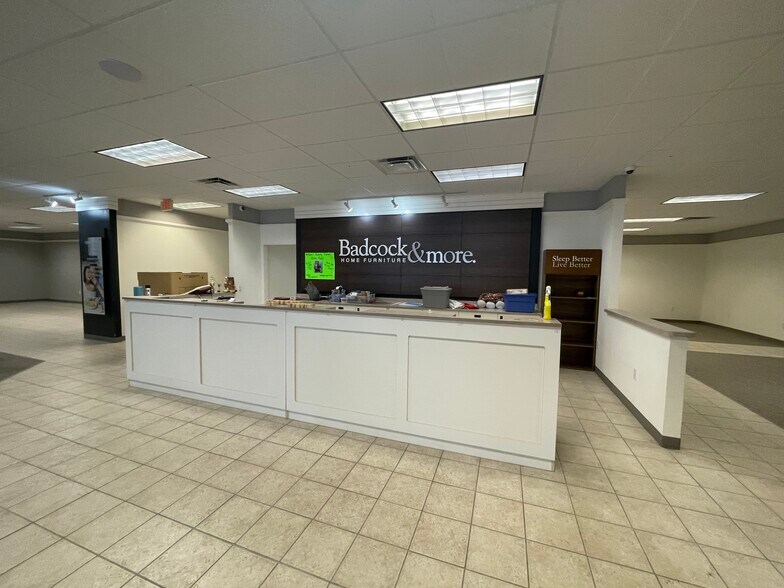 More Photos Of 20319 E Pennsylvania Ave, Dunnellon General Retail For Sale