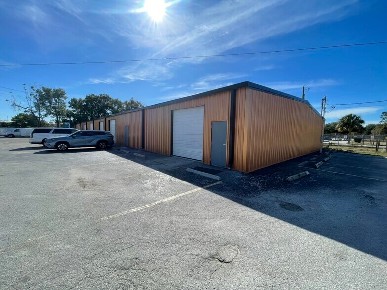 More Photos Of 700 S Milwee St, Longwood Warehouse For Lease
