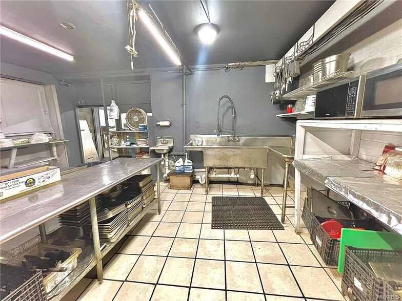More Photos Of 898 Genesee St, Buffalo Restaurant For Lease