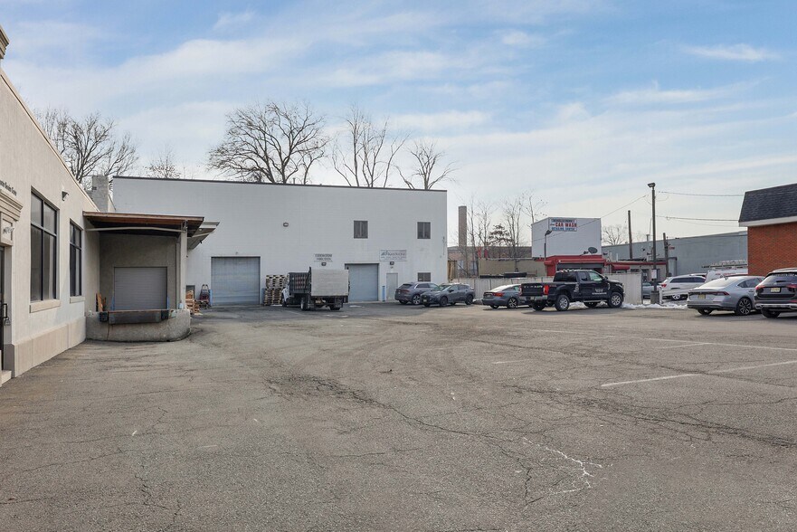 More Photos Of 472 E Westfield Ave, Roselle Park Light Manufacturing For Lease