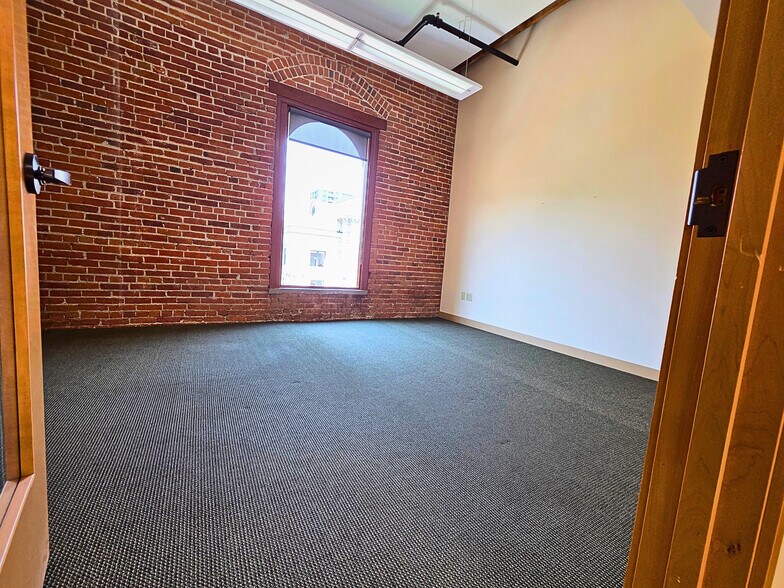 More Photos Of 1660 17th St, Denver Office Residential For Sale