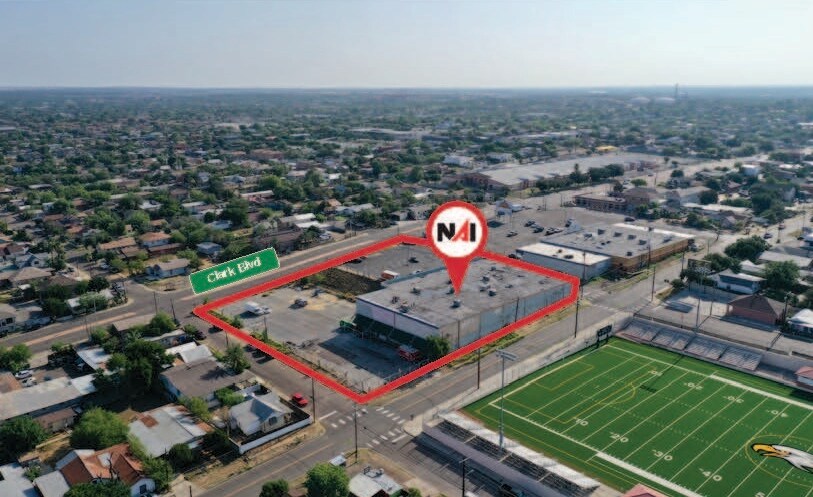 More Photos Of 201 E Clark Blvd, Laredo Storefront For Sale