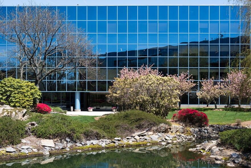 More Photos Of 2 Manhattanville Rd, Purchase Office For Lease
