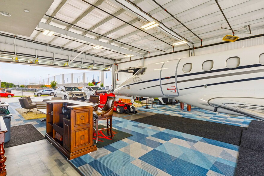More Photos Of 15809 Addison Rd, Addison Airplane Hangar For Sale