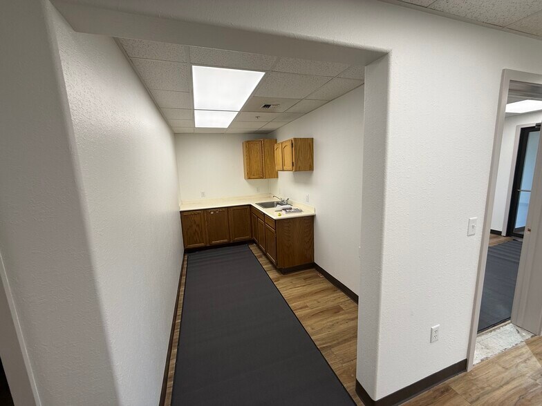 More Photos Of 2900 Sutherland Dr, Union Gap Manufacturing For Lease