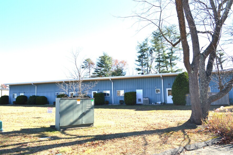 More Photos Of 15 Herman Dr, Simsbury Light Manufacturing For Sale