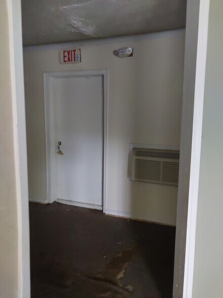 More Photos Of 2464 Winder Hwy, Dacula Storefront For Sale