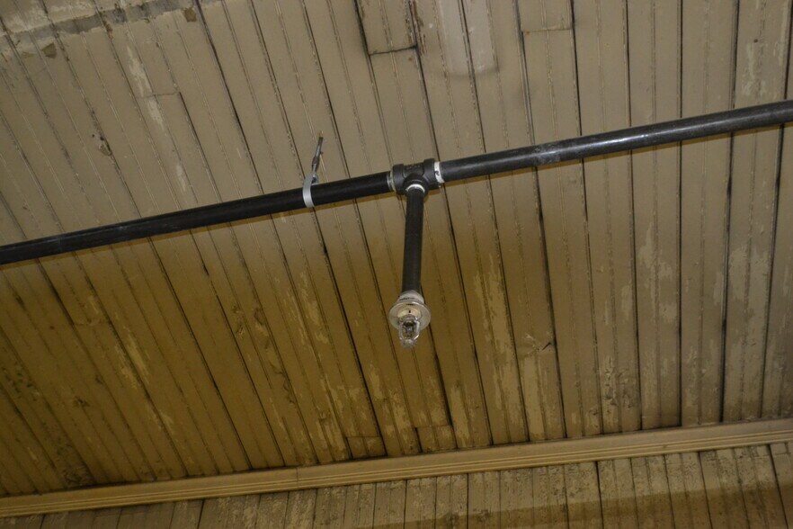 More Photos Of 2094 Boston Post Rd, Larchmont Storefront For Lease