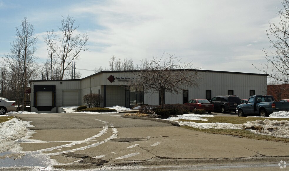 More Photos Of 9941 York Theta Dr, North Royalton Service For Sale