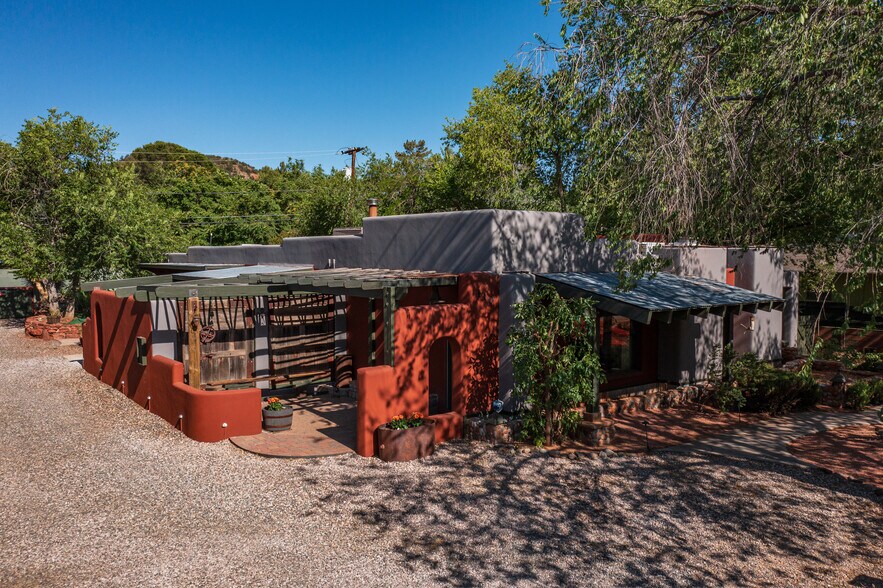 More Photos Of 110 Oak Creek Blvd, Sedona Specialty For Sale