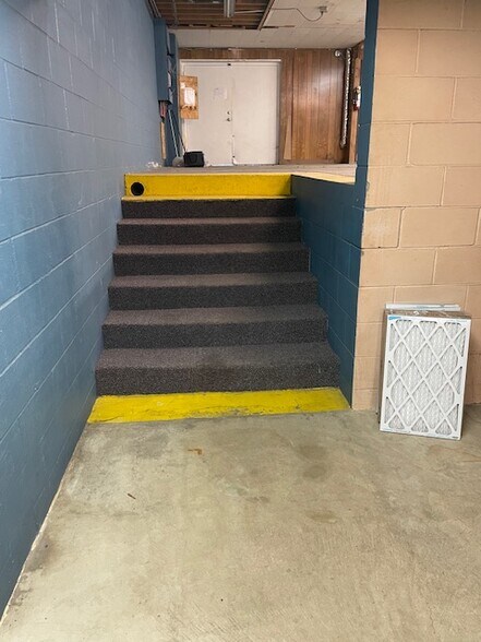 More Photos Of 113 Main St S, Stewartville Storefront For Lease
