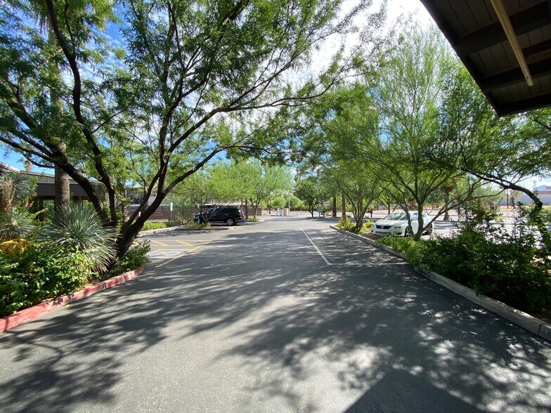 More Photos Of 300 W Camelback Rd, Phoenix Storefront Retail Office For Sale