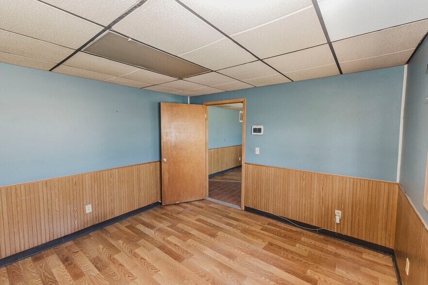 More Photos Of 3315 Central Ave, Winfield Warehouse For Sale