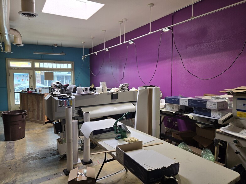 More Photos Of 1473-1477 N Van Ness Ave, Fresno Storefront Retail Residential For Sale