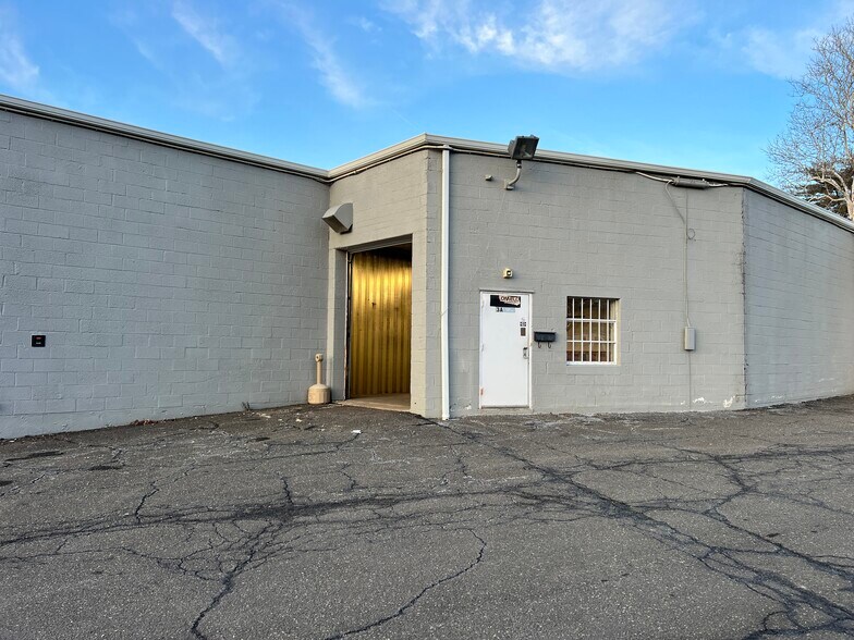 More Photos Of 299 Ridgedale Ave, East Hanover Warehouse For Lease