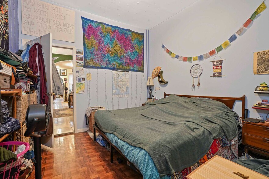 More Photos Of 1920 Palmetto St, Ridgewood Dormitory For Sale
