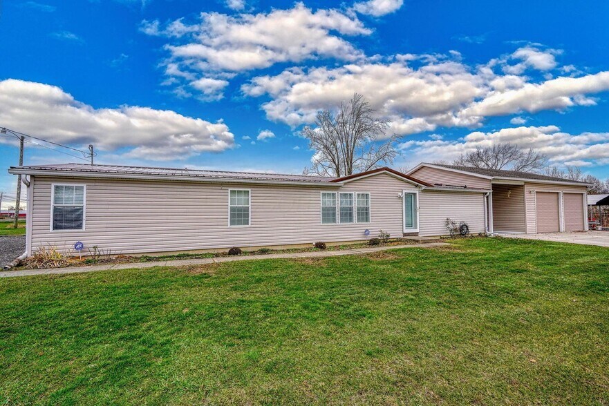 More Photos Of 12164 Broad St SW, Pataskala Office For Sale