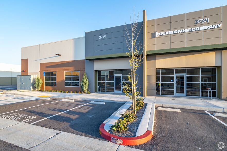 More Photos Of 37371 Industry Way, Murrieta Unknown For Lease