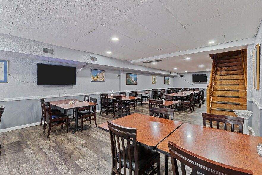 More Photos Of 663 W Pratt St, Baltimore Storefront Retail Residential For Sale