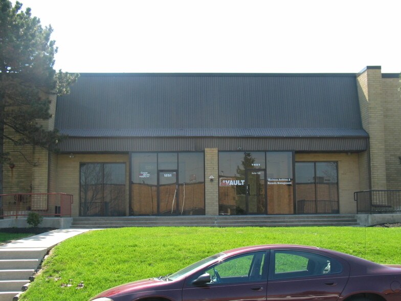 More Photos Of 1251 Metropolitan Ave, West Deptford Warehouse For Lease