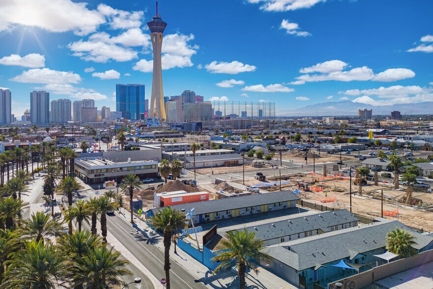 More Photos Of 1414-1418 S 3rd St, Las Vegas Hotel For Lease