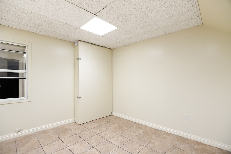 More Photos Of 1111 W Town and Country Rd, Orange Medical For Lease