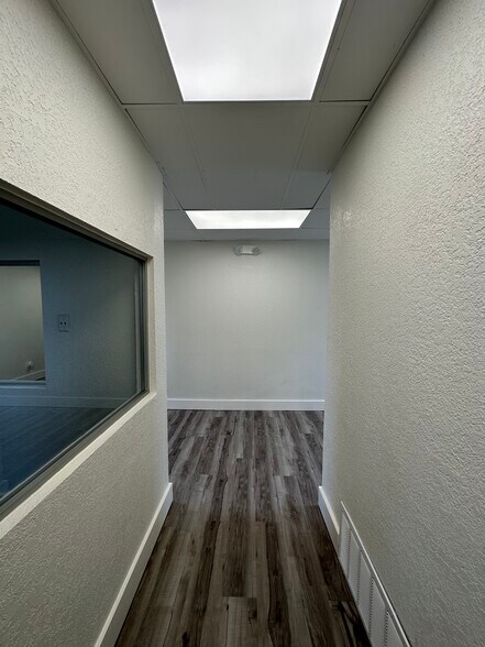 More Photos Of 1013 E Dallas St, Mansfield Office For Lease