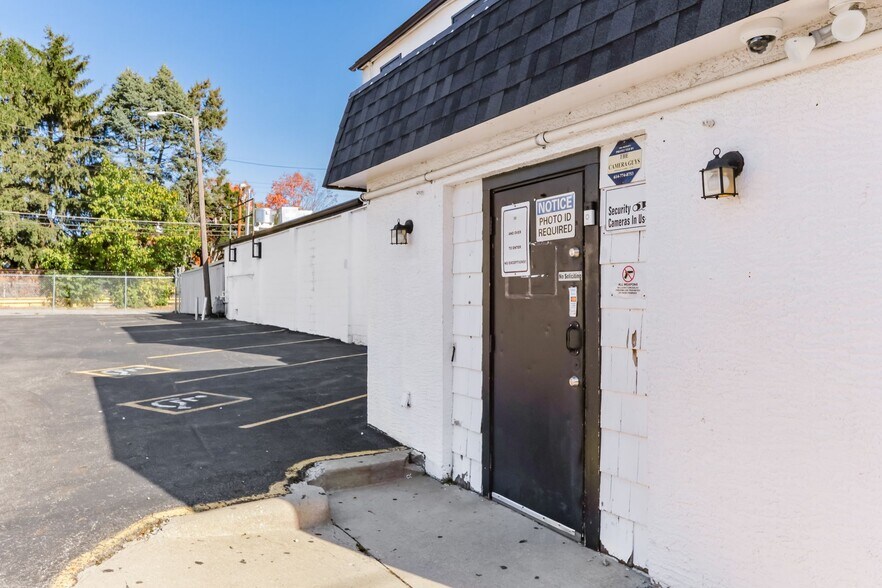 More Photos Of 1662 W Mound St, Columbus Restaurant For Sale