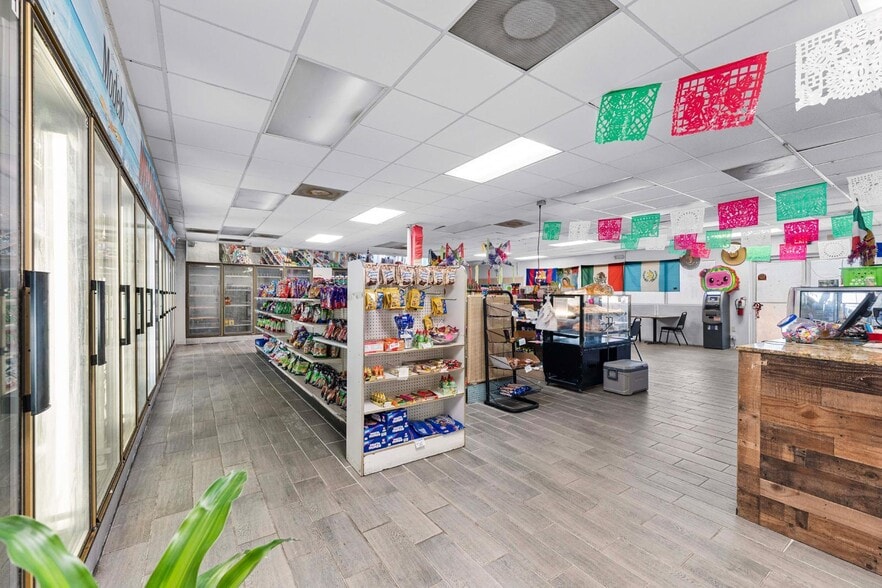 More Photos Of 4624 N Hubert Ave, Tampa Convenience Store For Sale