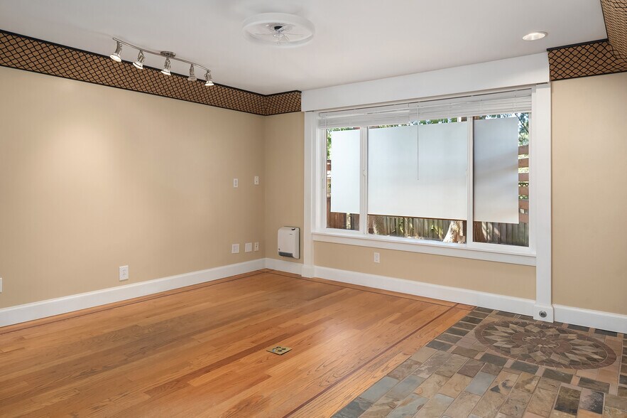 More Photos Of 1510 NE 170th St, Shoreline Apartments For Sale